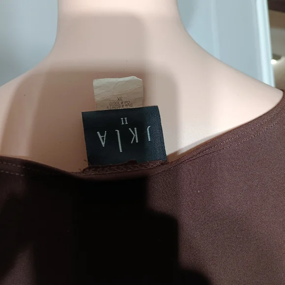 Size 3X brown tank top blouse. - Picture 3 of 8